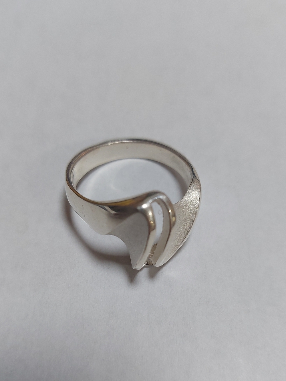 VINTAGE Modern Wave Sterling Ring in Silver
